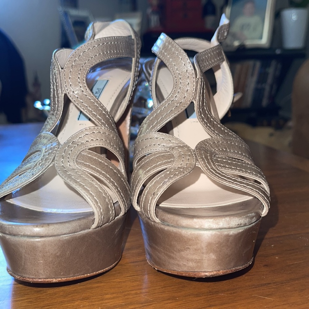 PRADA SHOES. - Picture 6 of 10